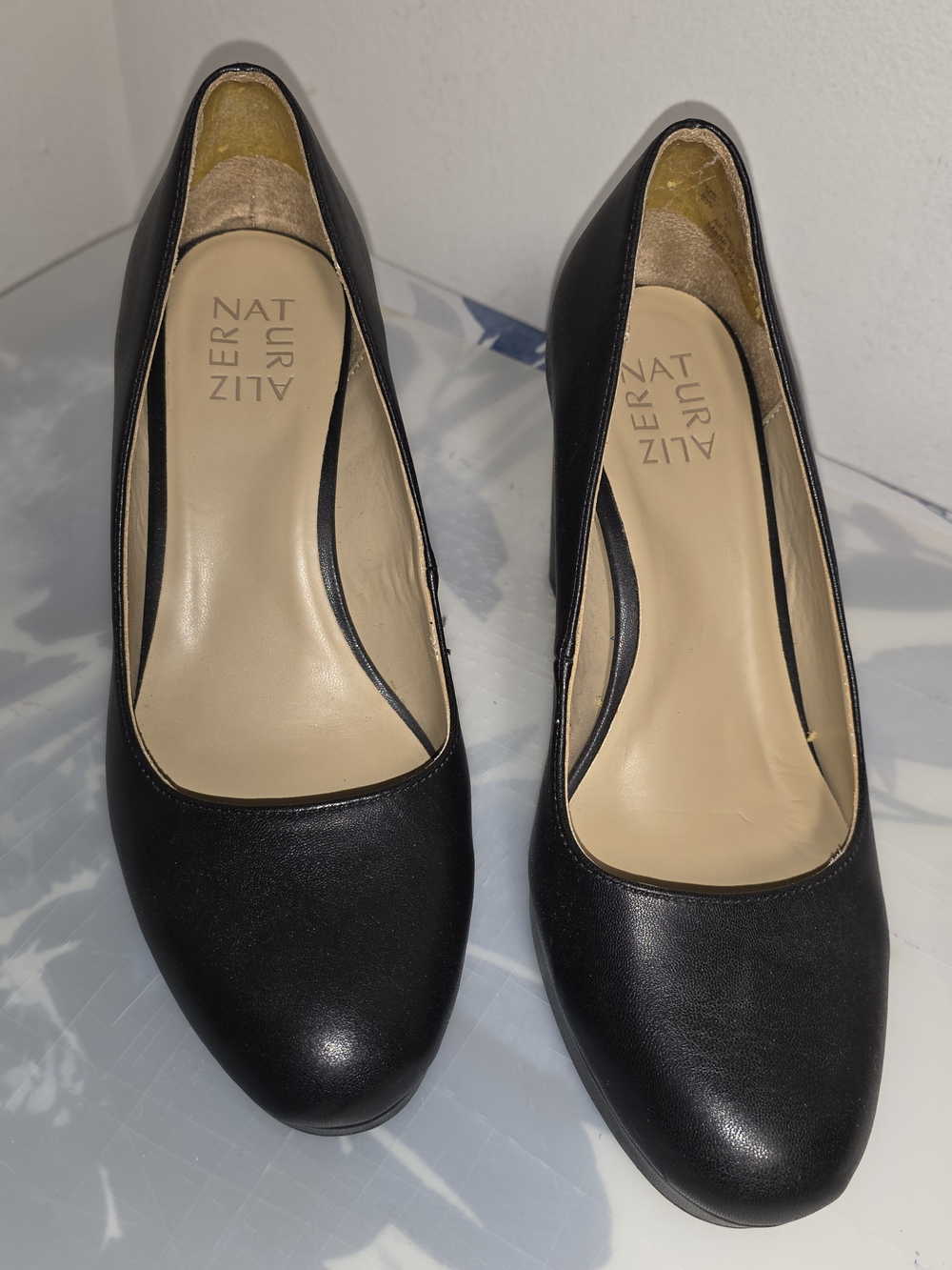 Naturalizer Black Rounded Toe Leather Pumps 8.5 Wide